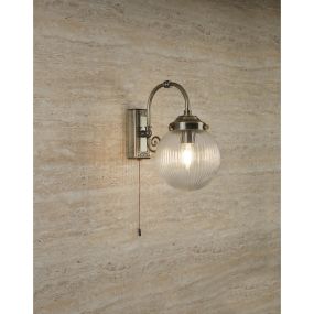 Searchlight Belvue - applique murale avec interrupteur à tirette - 16 x 27 cm - IP44 - laiton antique